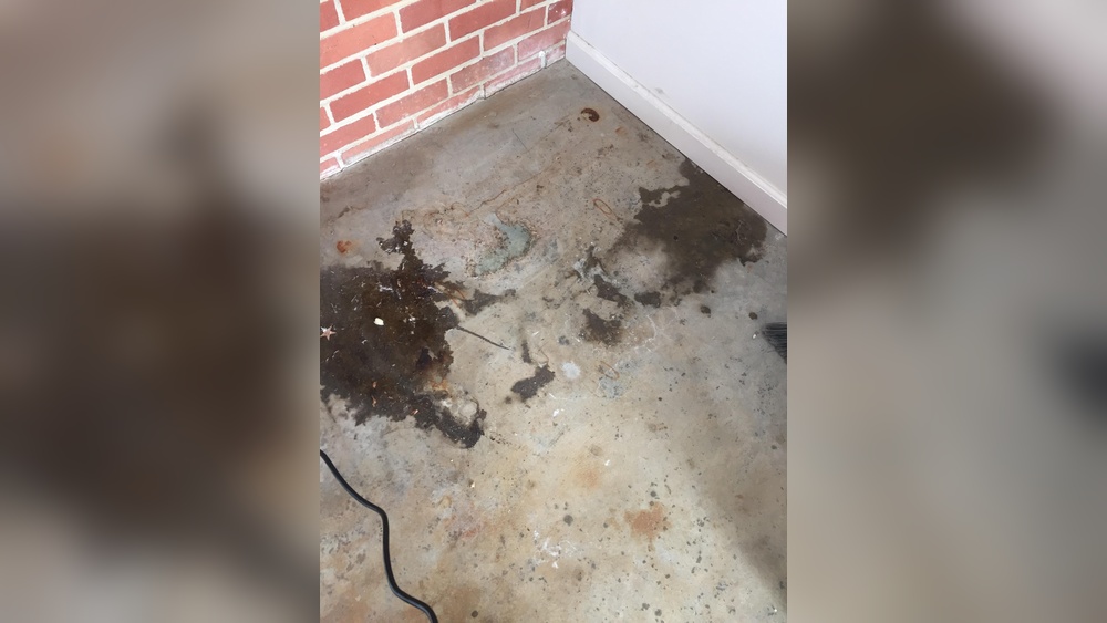 How to Clean Oil off Garage Floor